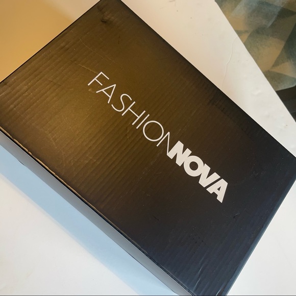 Fashion Nova’ Neon Yellow Heels - Picture 6 of 11